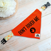 Charger l'image dans la galerie, Set of leash sleeve and bandana - DON'T TOUCH ME