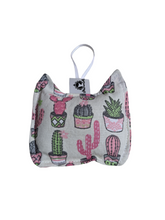 Charger l'image dans la galerie, Jouet pour chat avec herbe à chat – tête de chat no 7