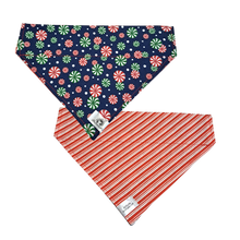 Charger l'image dans la galerie, Foulard 2 en 1 pour chien moyen pour Noël - N024
