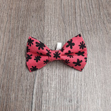 Charger l'image dans la galerie, Nœud papillon pour chat ou petit chien no 34