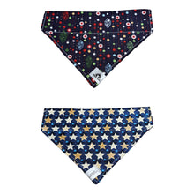 Charger l'image dans la galerie, Foulard 2 en 1 pour chien moyen - Guirlandes de Noël - N004