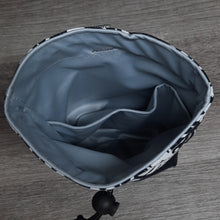 Charger l&#39;image dans la galerie, Pochette à gâteries pour chien - PG013
