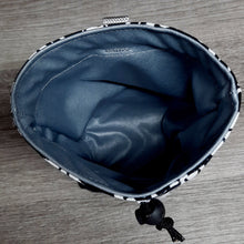 Charger l&#39;image dans la galerie, Pochette à gâteries pour chien - PG013
