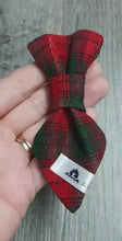Charger et lire la vidéo dans la visionneuse de la Galerie, Cravate chic - 6 po - Classique de Noël brillant
