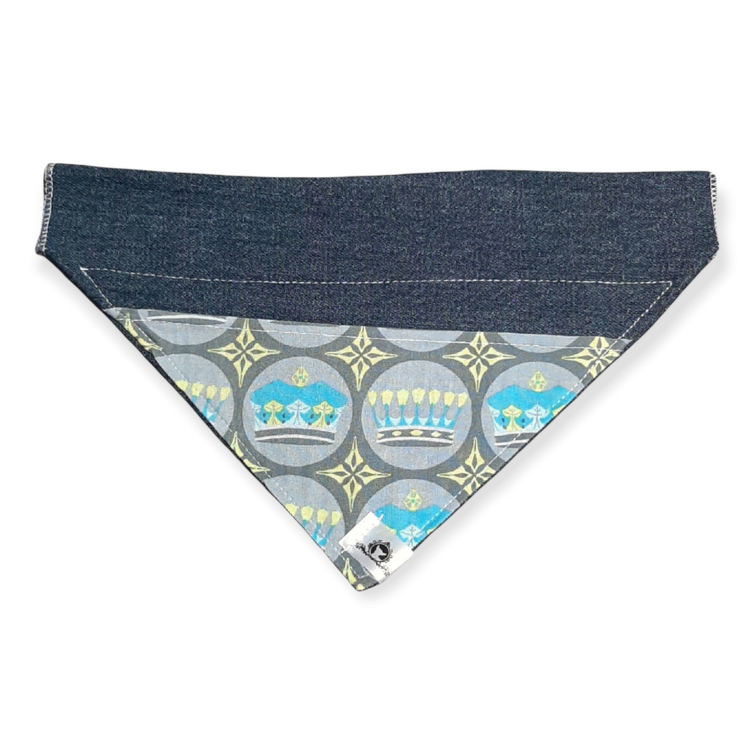Foulard de jeans recyclés pour grand chien - Couronne de Roi