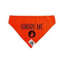 Charger l&#39;image dans la galerie, Medium Dog bandana - IGNORE ME
