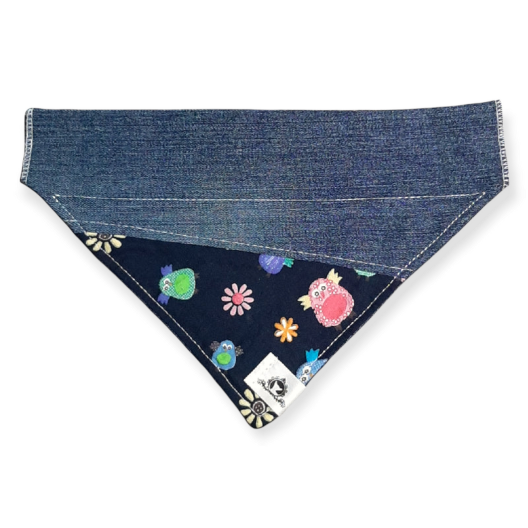 Foulard de jeans recyclés pour chien moyen - Hibou et fleurs