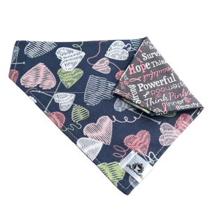 Foulard 2 en 1 pour chien moyen - Motif cœur tricoté et mots inspirants cancer