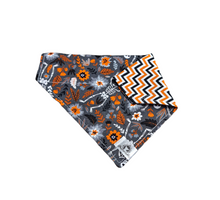 Charger l&#39;image dans la galerie, Foulard 2 en 1 pour chien moyen - Halloween H014
