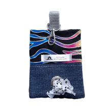 Charger l&#39;image dans la galerie, Porte-sac à déchets pour chien – Poop sac – Zèbre arc-en-ciel
