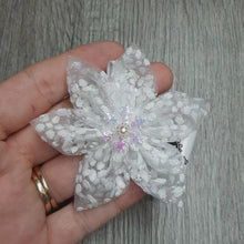 Charger et lire la vidéo dans la visionneuse de la Galerie, Fleur pour chien ou chat - Féérie de Noël blanc - no 120
